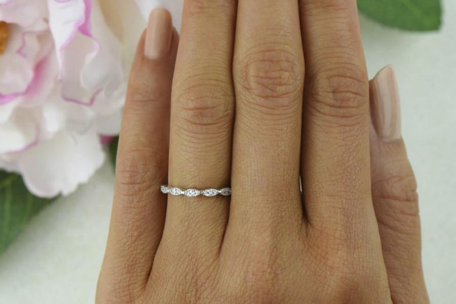 زفاف - Art Deco Wedding Band, 1.5mm Engagement Ring, Half Eternity Band, Man Made Diamond Simulants, Sterling Silver, Vintage Style Bridal Ring