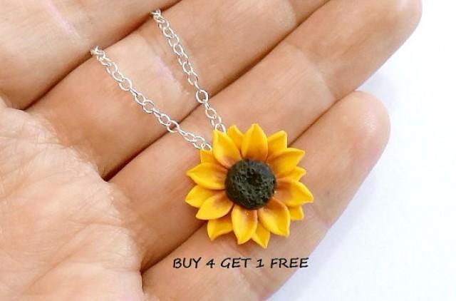 Hochzeit - Sunflower Necklace - Sunflower Jewelry - Gifts - Yellow Sunflower Bridesmaid, Sunflower Flower Necklace, Bridal Flowers, Bridesmaid Necklace #2364522