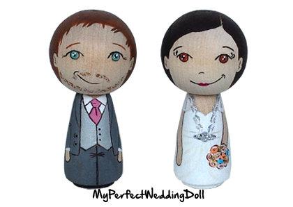 زفاف - Wooden Cake Toppers/Wedding Cake Toppers/Anniversary gift/Personalised/Peg dolls / Bride and Groom  - 6.5 cm tall