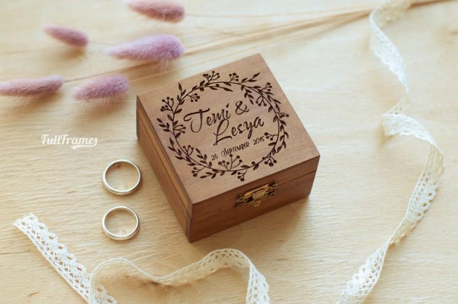Wedding - Wedding ring box with flowers