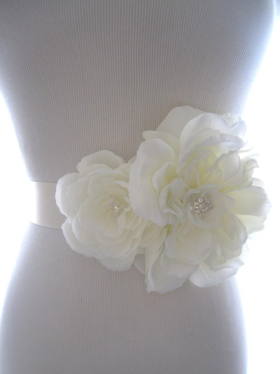 Hochzeit - Ivory Cluster Bridal Sash Wedding Accessory: Large, wedding sash, bridal sash, bridal belt, flower sash, beaded sash