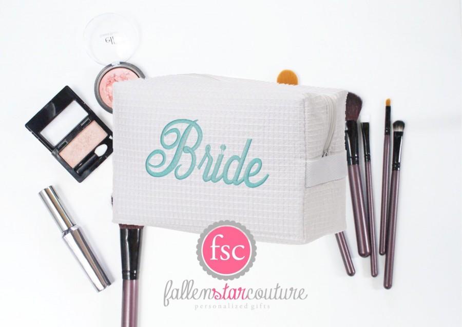 Свадьба - Bride makeup bag , bridesmaid make-up bags, monogrammed bag, wedding bag , bridesmaid gifts , personalized bridesmaid gifts