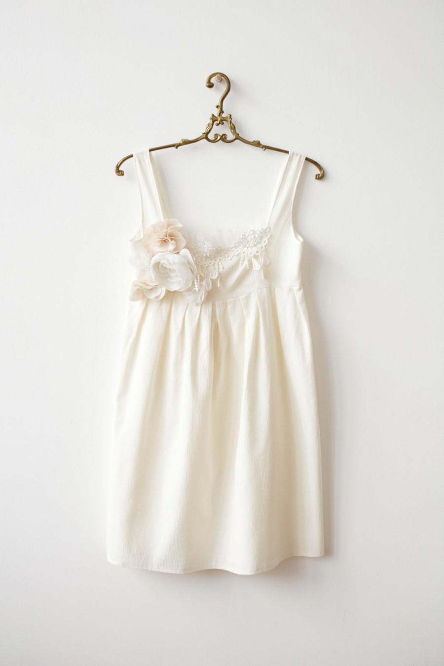 Hochzeit - Ivory cotton dress flowers lace silk ruffle
