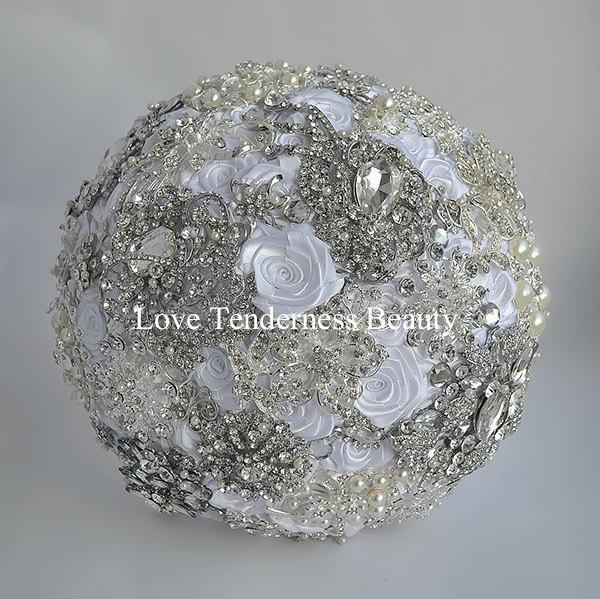 Mariage - Crystal Brooch Bouquet With White Design, wedding brooch bouquet, bridal bouquet, flowers bouquet, jewelry bouquet, rhinestone bouquet