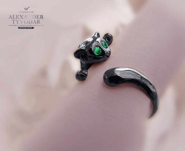 Свадьба - Smaragdus cat - ring made of black silver , natural emerald, handmade ring, Kitty ring, cat ring, black cat