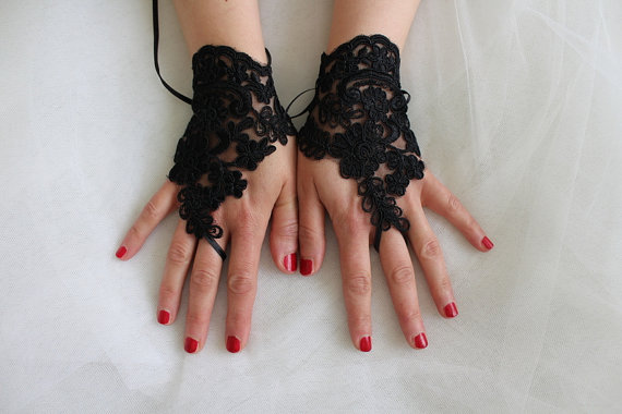 Mariage - Gothic black, lace wedding gloves, costume gloves,halloween gloves, free shipping!