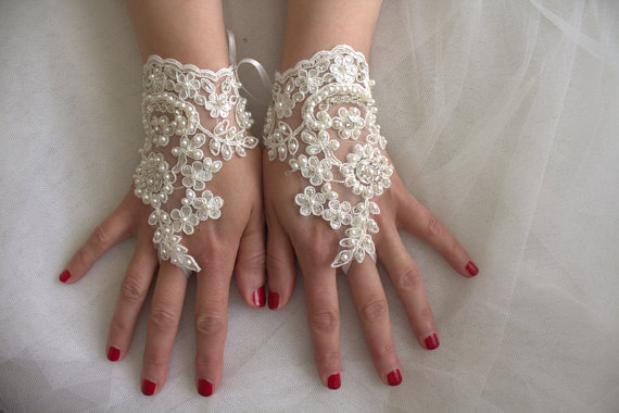 زفاف - wedding,bridal gloves,ivory pearls lace,custom lace style,french lace,Free shipping.