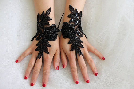 Mariage - Beaded black, lace wedding gloves, costume gloves,halloween gloves, free shipping!