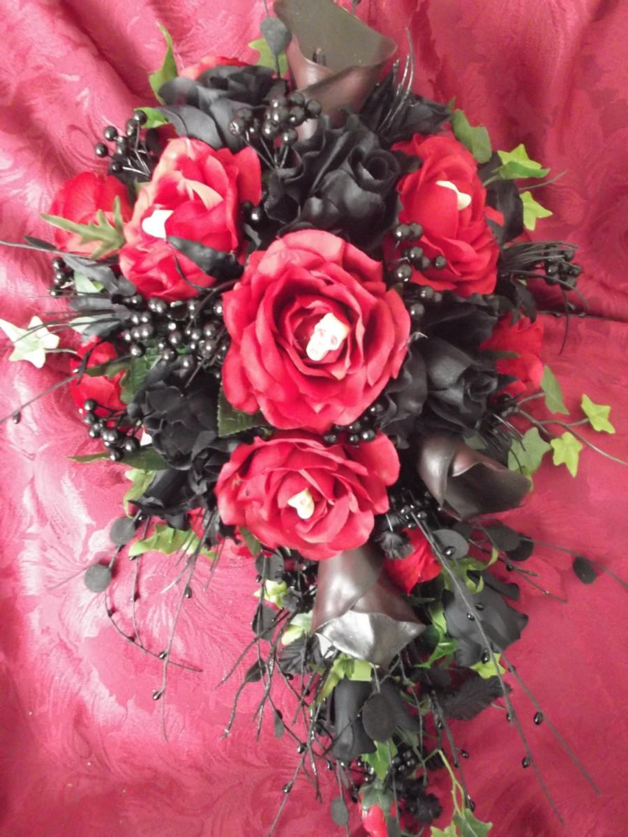 Свадьба - Custom made Bride's Bouquet for a Gothic Wedding