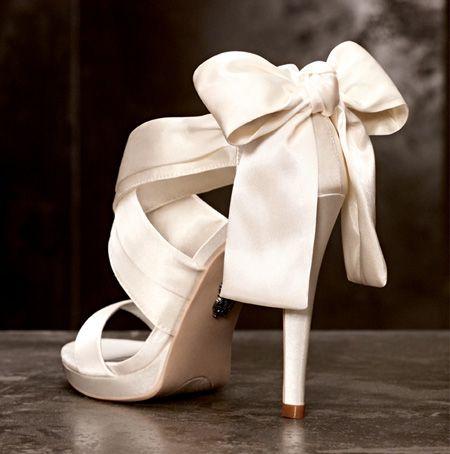 Hochzeit - The Best Shoes For Your Wedding Dress Silhouette