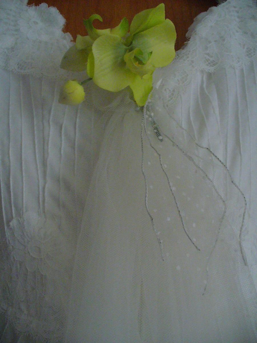 Hochzeit - Handmade Bridal Veil Vintage Headpiece Tulle Wedding Accessories Head Pieces YourFineHouse Vintage Fabrics