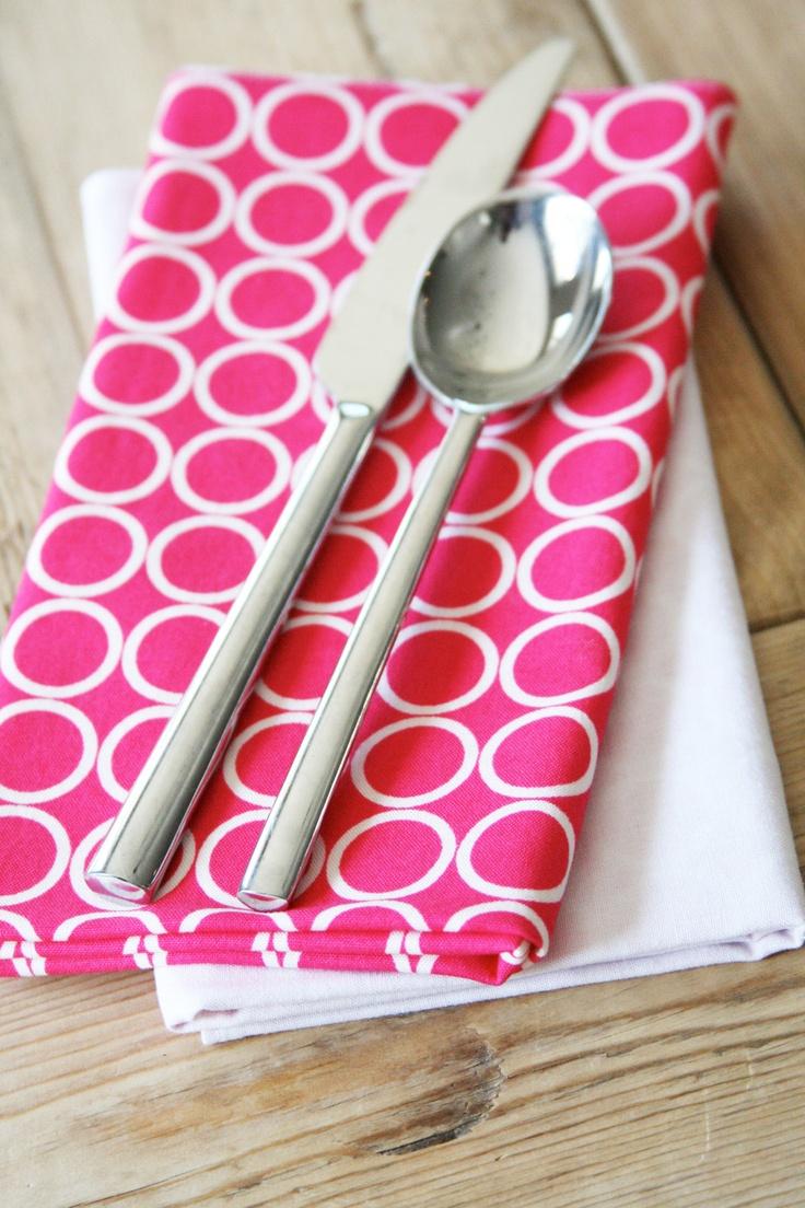 Mariage - Napkins - Pink With White Circles - Set Of 4 Reversible Cloth