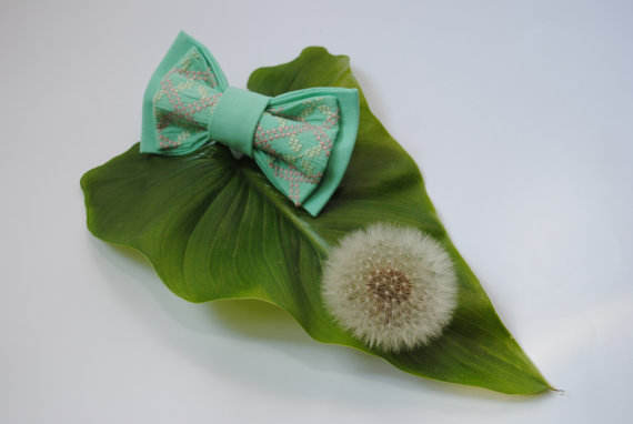 Mariage - Lightyg Bow tie Men's bow tie Bow ties for men Well to coordinate with Bridesmaid Dresses in Dark green Peacock Jade Turquiose Mint green