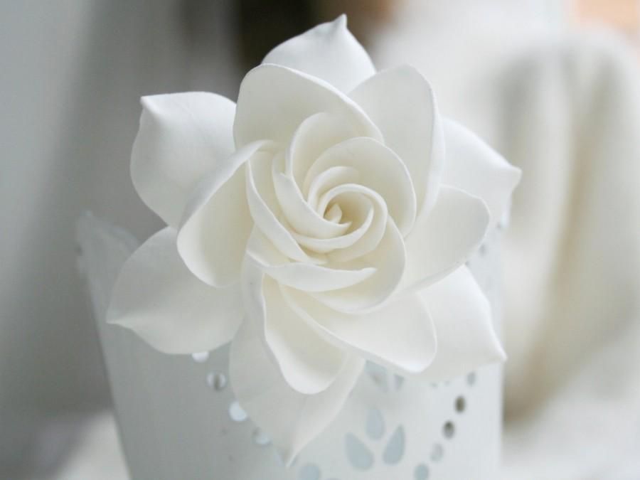 Hochzeit - Gardenia Hair clip, Wedding Flower Hair clip, Bridal Hair flower, Bridal Flower hair clip, Clay hair flower, tropical flower