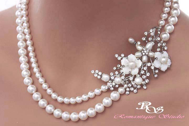 Mariage - Pearl Bridal necklace Statement Wedding Necklace Pearl Necklace Brooch Wedding Jewelry Bridal Jewelry Wedding Accessories 2124