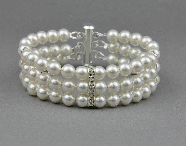 Hochzeit - Wedding Bracelet , Pearl Bracelet , Bridal Cuff Bracelet , Swarovski  Bracelet , White Cream  Pearl Bracelet , Bridal Jewelry
