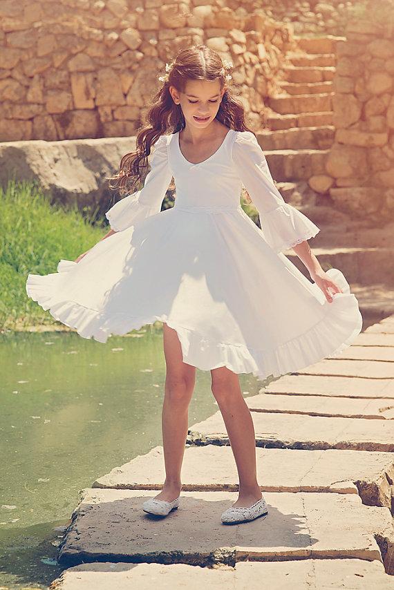 Hochzeit - First Communion Dress, Girls and toddlers Wedding Dress, White Flower Girl Dress
