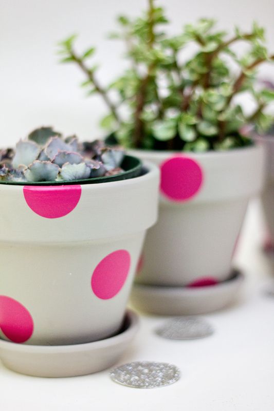 Mariage - Easy Neon Painted Terracota Pots