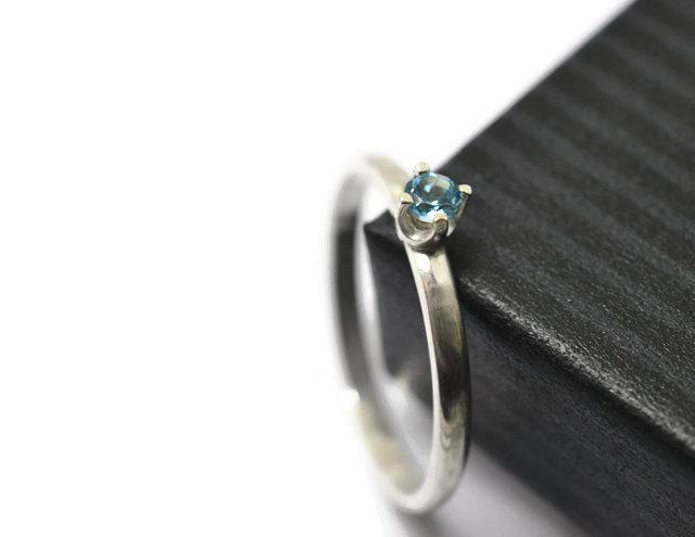 زفاف - Dainty Sky Blue Topaz Ring, Minimalist Blue Gemstone Ring, Shiny or Oxidized Silver Stacking Ring, Simple Engagement Ring