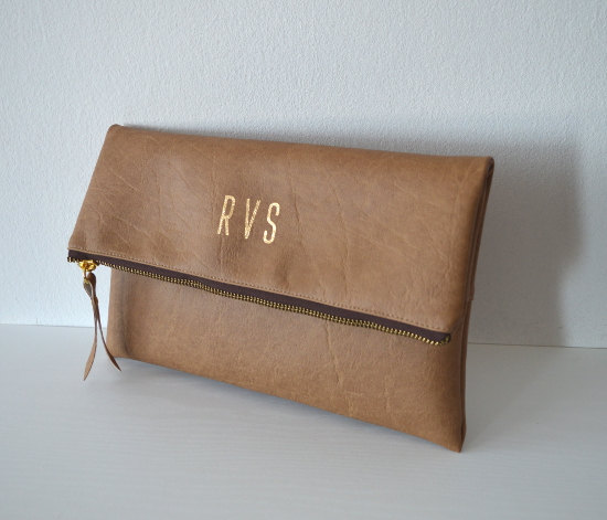 زفاف - Monogrammed Clutch in Camel Brown/ Personalized Clutch Bag / Foldover clutch purse / Bridesmaids gift / Wedding clutch / Evening purse