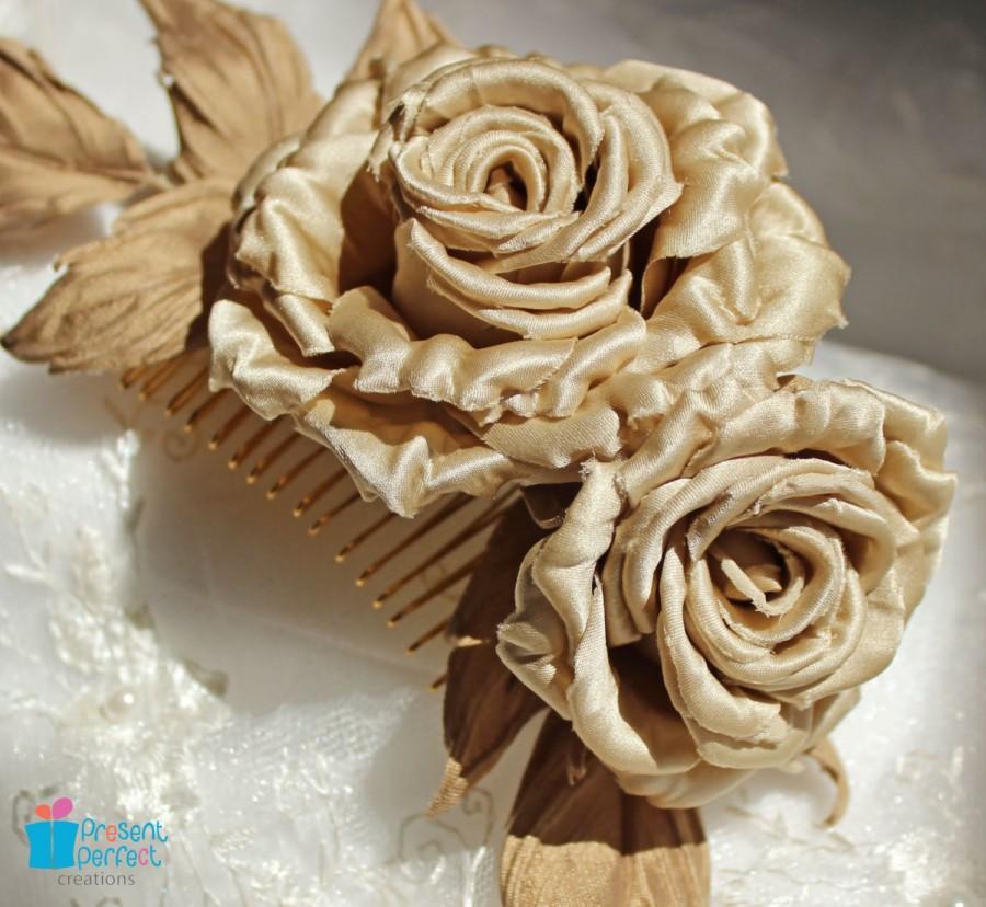 Свадьба - Fabric flowers, silk flower hair comb, bridal hair corsage, gold fascinator, silk roses, bridal flower comb