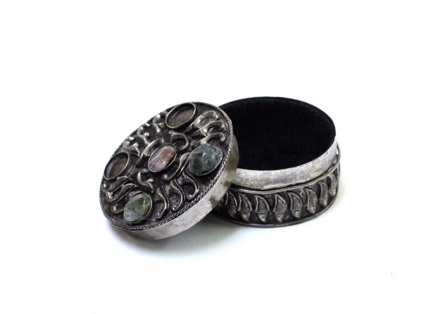 Mariage - Vintage Silver Plated Jewelry Box with Stones, Geometric Rustic Box, boho tribal style Treasury Box, ohtteam