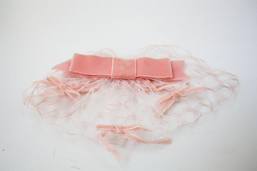 Свадьба - Vintage Pink Boho Veil Fascinator Net Birdcage Bridal Veil Hat Velvet Bow Union Made USA