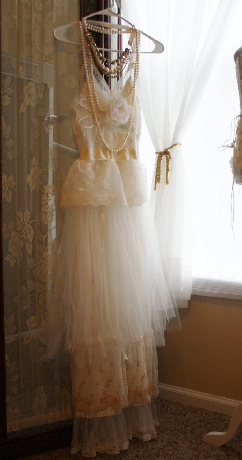 Свадьба - Boho Bride Outdoor Romantic Bohemian Gown Victorian Lace Festival Flower Girl