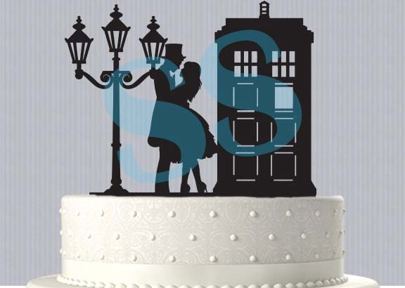 Hochzeit - Tardis Serenade Dr Who Inspired Wedding Cake Topper