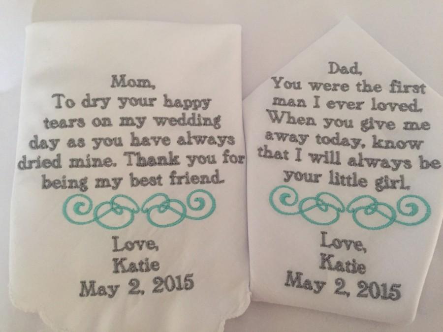 Hochzeit - Set of two personalized handkerchiefs Mother of the Bride and Father of the Bride gift