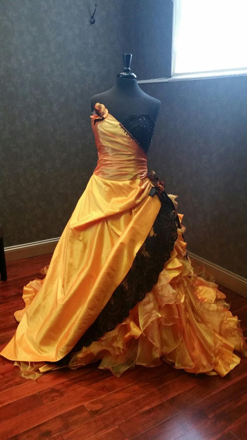 Mariage - Halloween Orange and Black Wedding Dress Bridal Gown