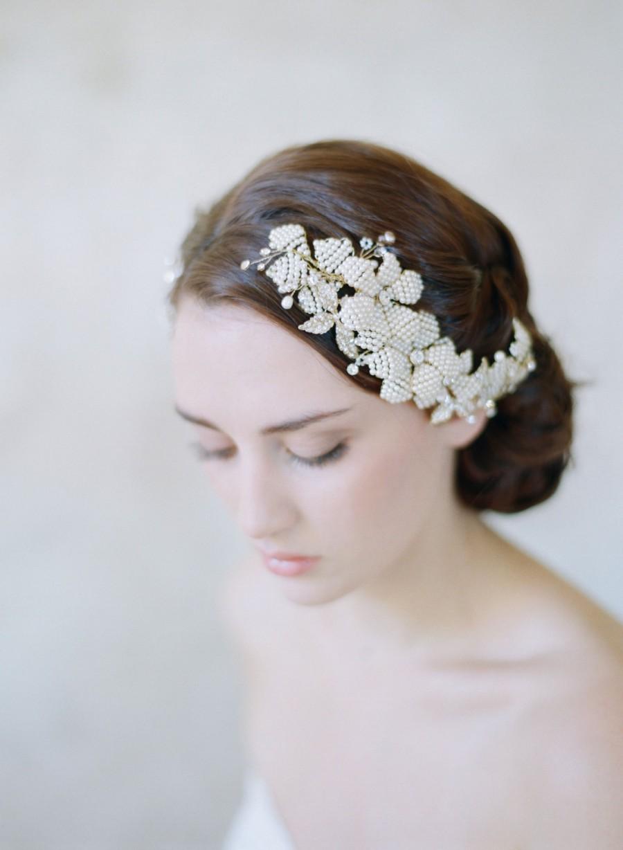 زفاف - Bridal hair comb, headpiece, wedding combs - Beaded petal comb pair - Style 562 - Ready to Ship