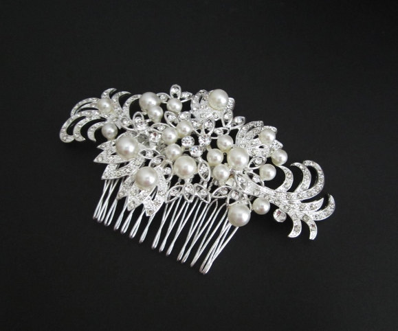 Mariage - Bridal Hair Comb. White Glass Pearl Hair Piece. Sparkle Rhinestone Hair Comb. Wedding Hair Accessories. Bridal Crystal Comb. Silver Comb