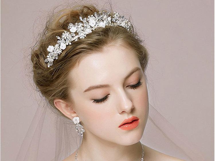 Свадьба - Vintage Inspired hair vine, Ivory Rose, freshwater pearl Wedding hair accessory, Hair piece, Elegant, Unique, simple, bridal jewelry, flower