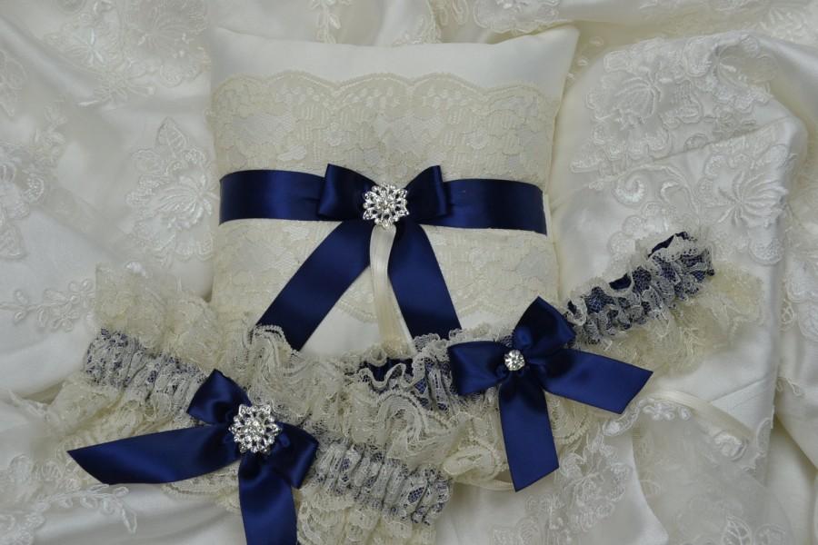 Свадьба - Wedding Garter And Ringbearer Set- Ivory And Navy Blue Garter And Ring Pillow