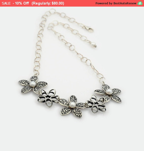 Свадьба - Sterling Silver Floral Necklace, Flower Chain Necklace, Silver Flower Necklace, flower jewelry, Nature Inspired, botanical jewelry