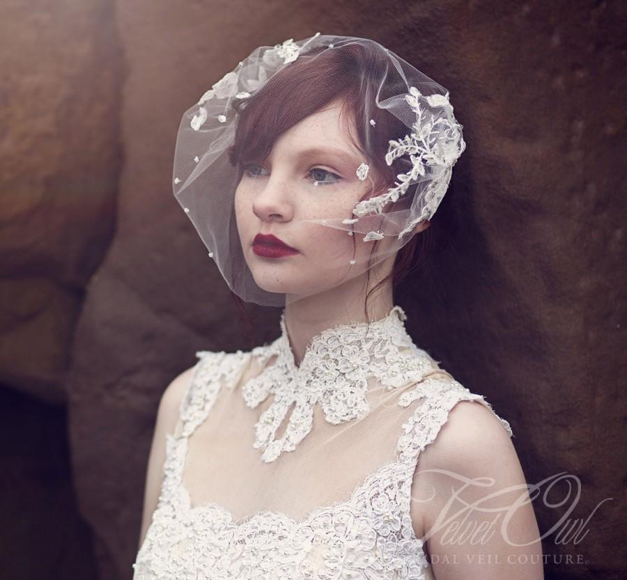 Mariage - Birdcage veil mouth length full fine tulle Champagne or Ivory bandeau vintage lace delicate hand beaded pearls crystal beads bespoke couture