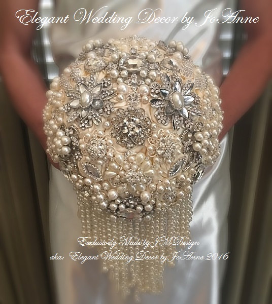 زفاف - GATSBY BROOCH BOUQUET , Deposit for this Elegant Multi Pearl Brooch Bouquet, Jeweled Wedding Bouquet,Gatsby Brooch Bouquet, Pearl Bouquet