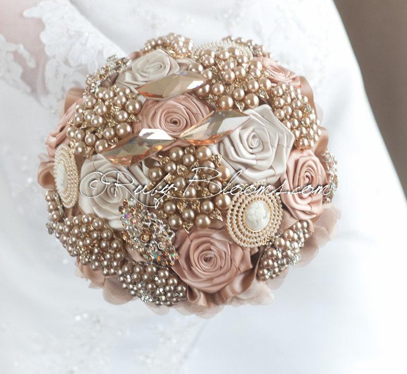 Mariage - Toffe Champagne Wedding Brooch Bouquet. "Morning Champagne" Heirloom Brooch Bouquet. Beige Bridal Broach Bouquet, Ruby Blooms Weddings