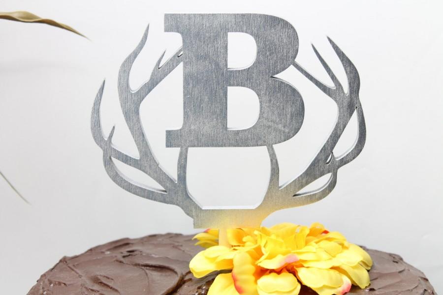 زفاف - Custom Monogram Initial Deer Antler Wedding Cake topper.  Rustic Wood Antler Cake toppers.  Wedding Birthday Anniversary Personalized custom