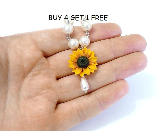 Hochzeit - Sunflower Necklace - Sunflower Jewelry - Gifts - Yellow Sunflower Bridesmaid, Flower and Pearls Necklace, Bridal Flowers,Bridesmaid Necklace