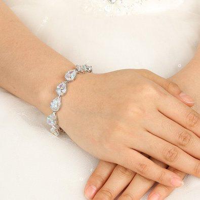 زفاف - Bridal Teardrop crystal bracelet -  Crystal wedding bracelet - Teardrop wedding accesories