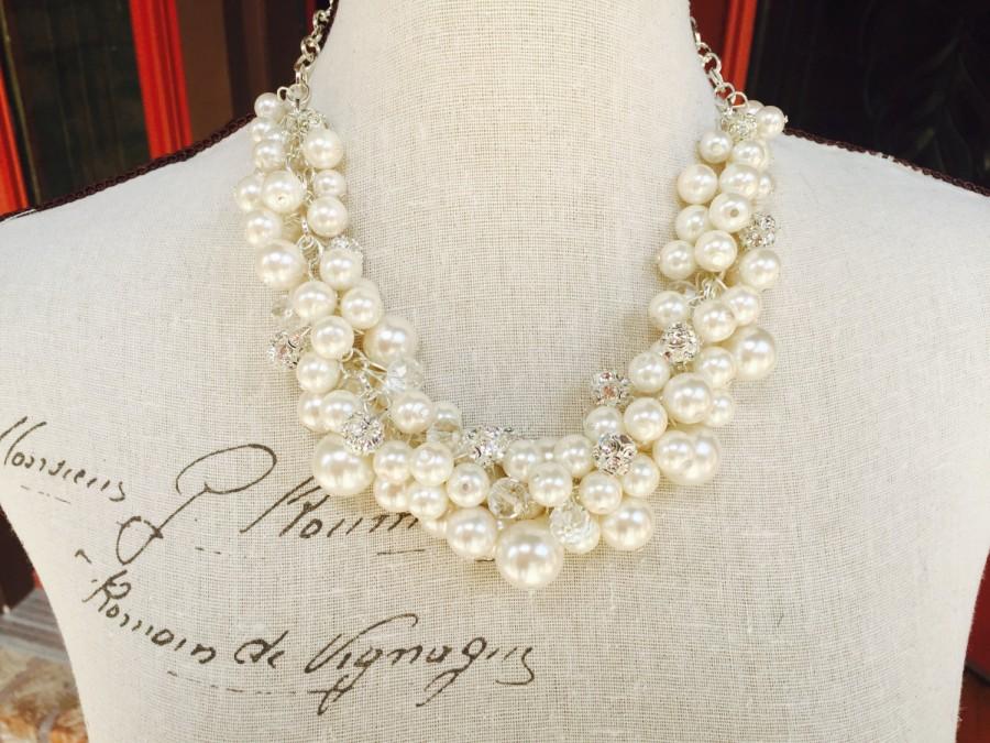 Mariage - Pearl necklace in Ivory pearls, rhinestones and crystals, statement necklace, bries necklace, chunky pearl necklace