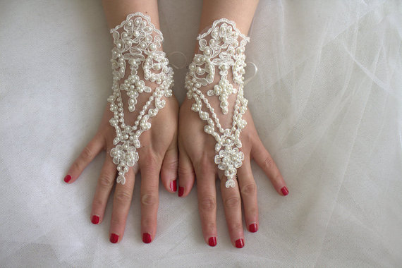 زفاف - wedding, bridal gloves, ivory pearls lace, custom lace style, french lace, Free shipping.