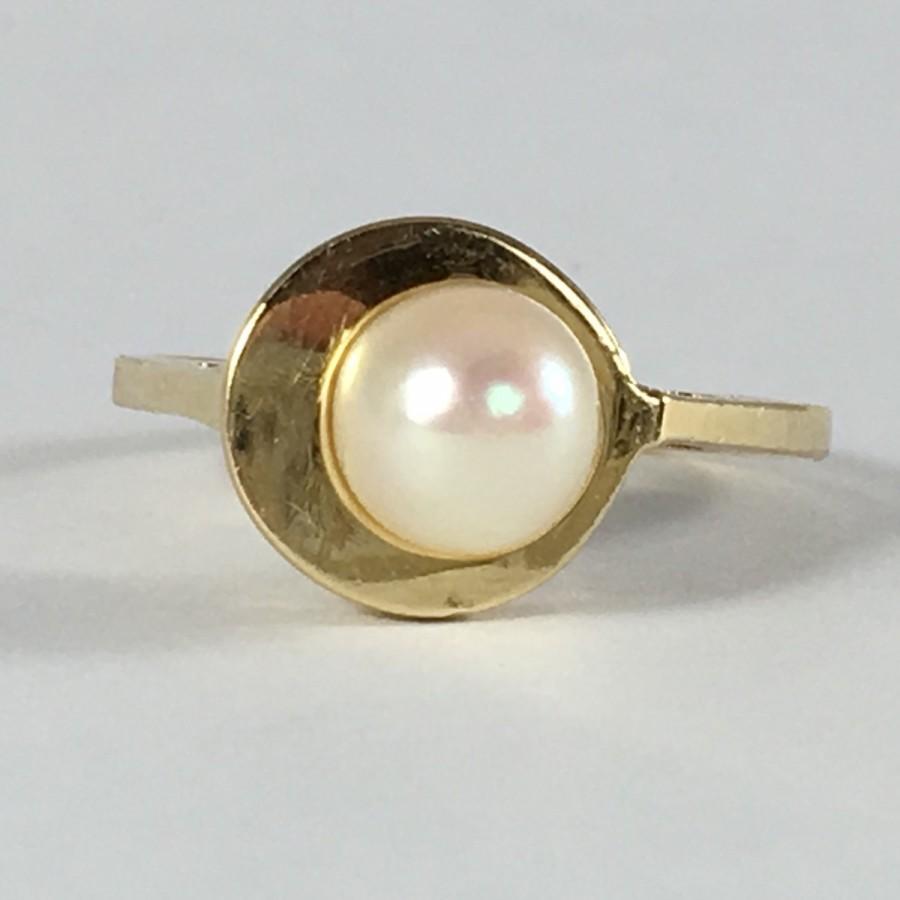 زفاف - Vintage Pearl Ring. Asymmetrical 14k Yellow Gold Setting. Estate Jewelry.  June Birthstone. 4th Anniversary Gift. Unique Engagement Ring.