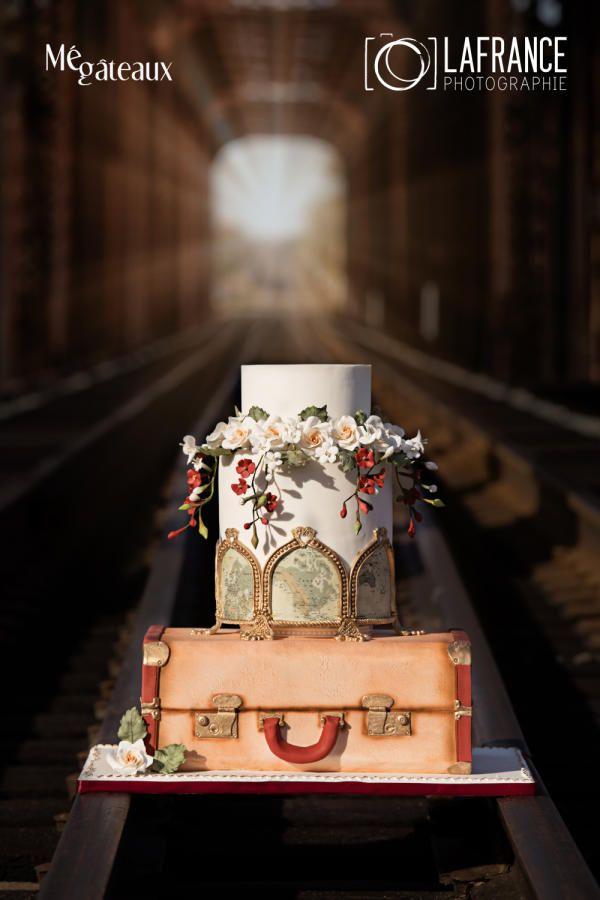 Mariage - Vintage Train Wedding Cake