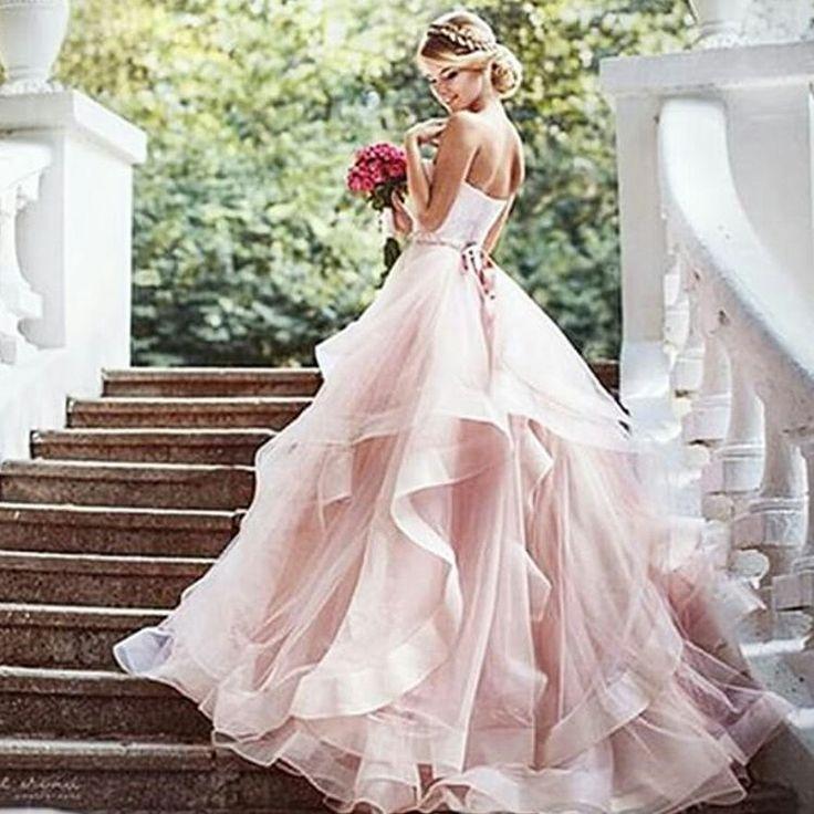 Wedding - Karina Zanquettin Alvarenga On Instagram: “Quem Disse Que Noiva Precisa Usar Branco! Amei Esse Rosa Quartzo...super Tendência E Romântico!     …”