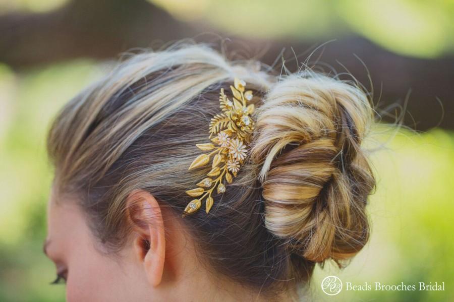 Hochzeit - Woodland,Golden Leaf  and Enamel Flower Hair Comb,Gold Leaf Vine White Flower Hair Comb,Gold Brass Wedding Flower Hair Comb,Prom,Reign,Greek