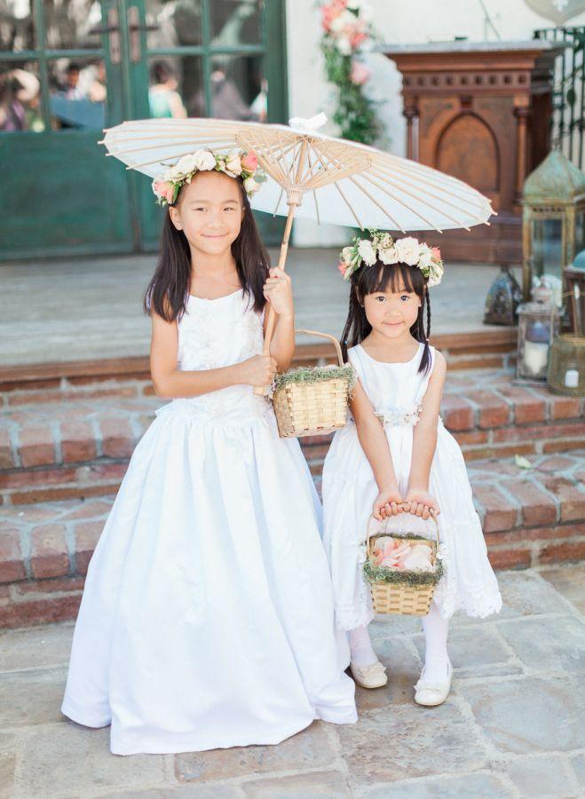 Свадьба - Parasols   Pastel Bouquets, See The Ultimate Garden Ceremony!