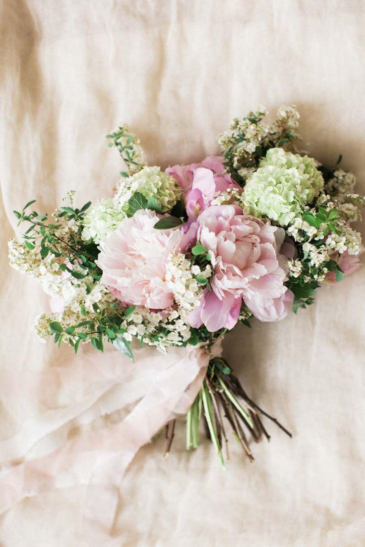 Hochzeit - Beautiful Bridal Wedding Bouquet Trends For 2016